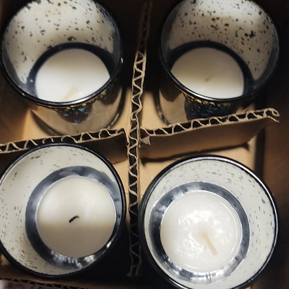 12 Glass Tealight holder with candles+ free gift! - Picture 4 of 5